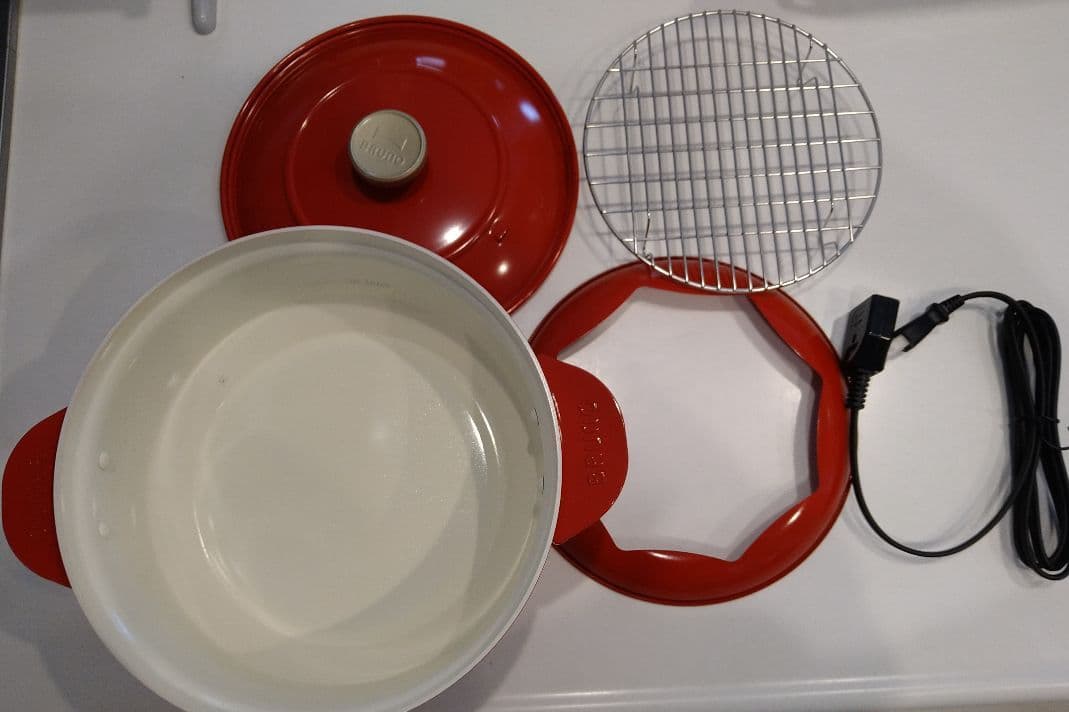 【新品未使用】ブルーノ　BRUNO マルチグリルポット　BOE029 箱付き