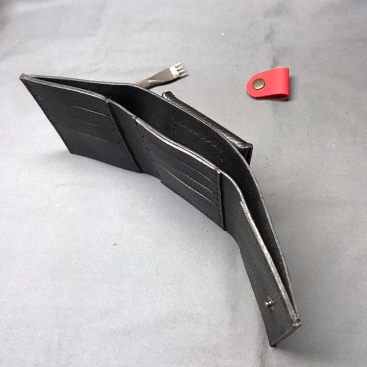 三つ折り財布　ブラック