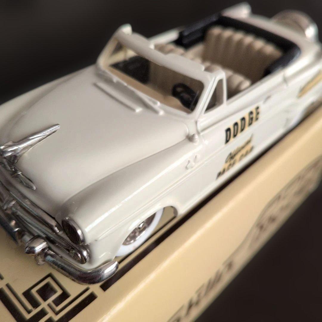 ミニカー Brooklin Models Dodge Pace Car 1/43