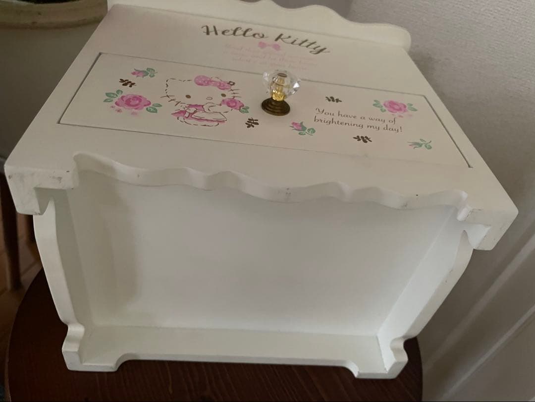 サンリオ　ハローキティ　アクセサリーケース　バラ柄　花柄　木製ドレッサー