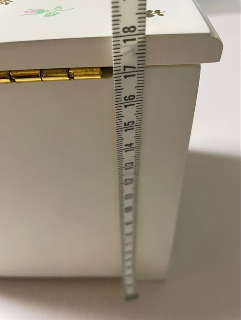 サンリオ　ハローキティ　アクセサリーケース　バラ柄　花柄　木製ドレッサー