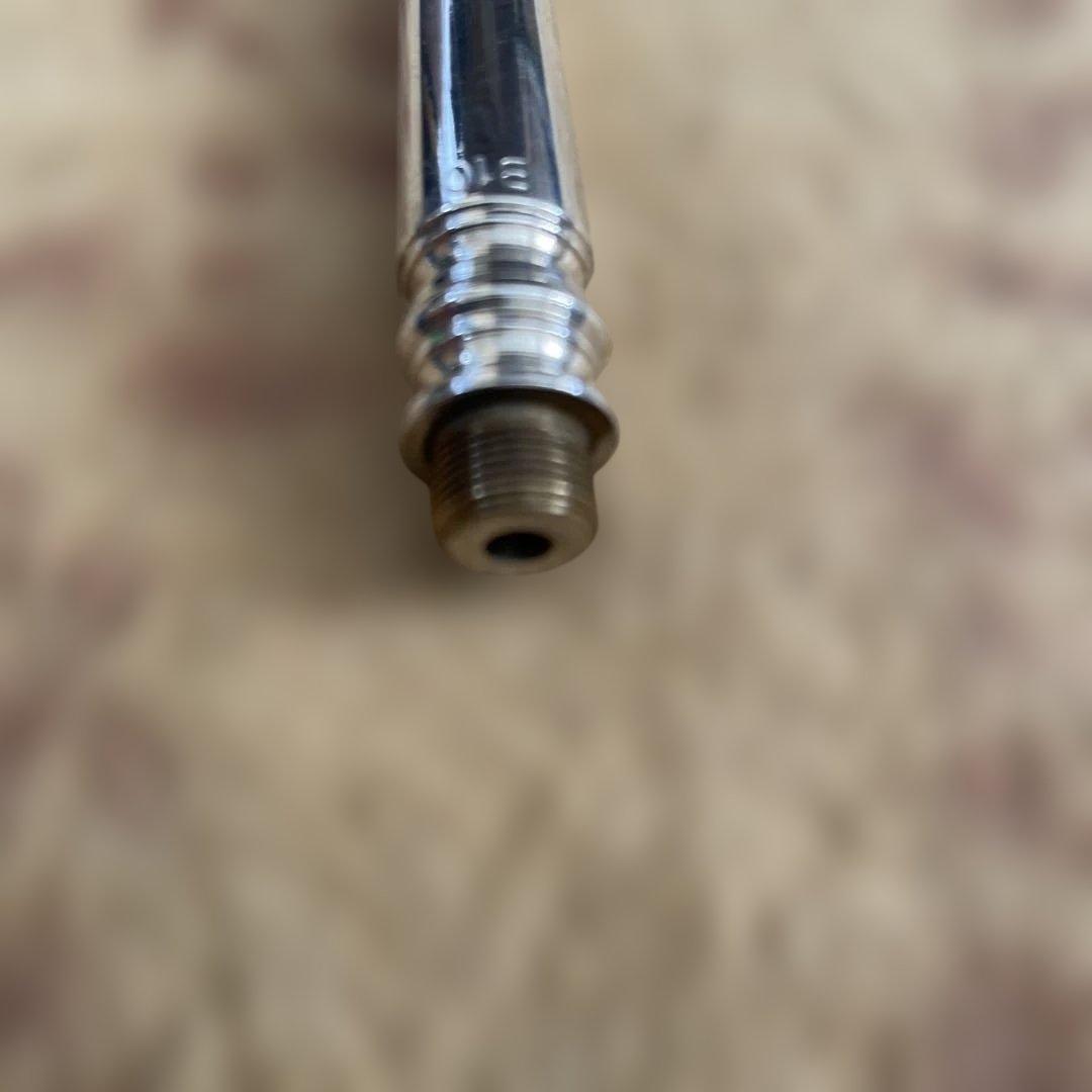 バズ　B10 アンダー