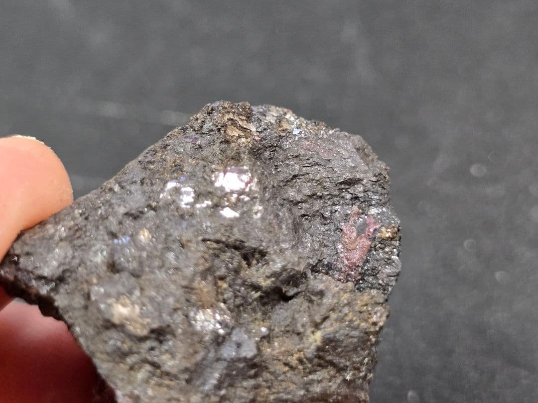 パイロクスマンガン 田口鉱山 自己採集品 原石