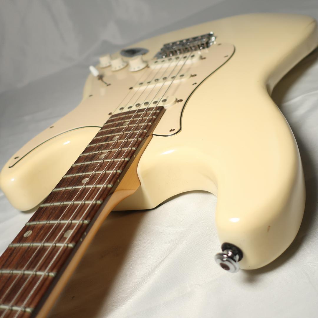 Mavis ストラトタイプ エレキギター ケース付 軽量ボディ