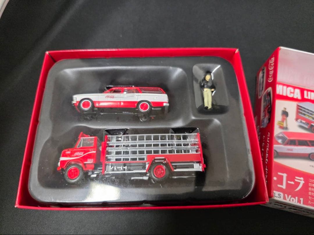 TLVコカコーラ2台セット トヨペットクラウンバン ニッサン3.5トントラック