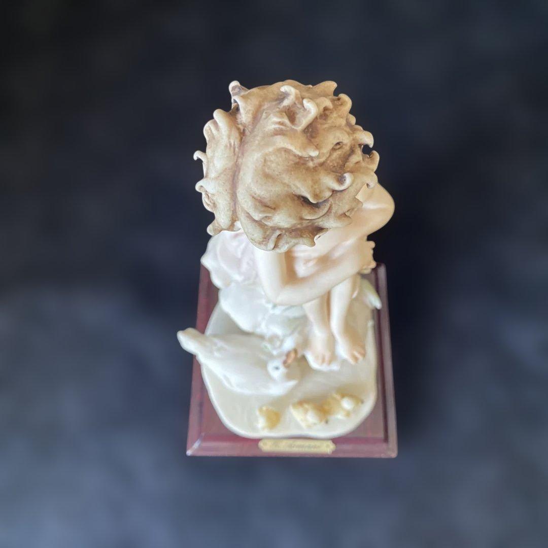 イタリア製　ジョゼッペ・アルマーニ作　 「可愛いアヒルの子」　中古品