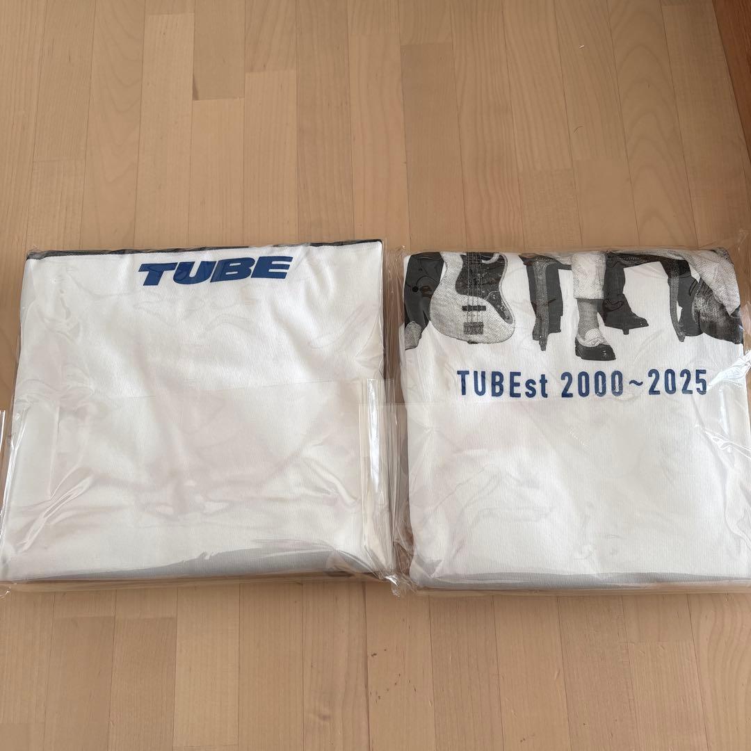 新品TUBE ベストアルバム 初回限定盤 Tシャツのみ 2種類　※一時値下げ