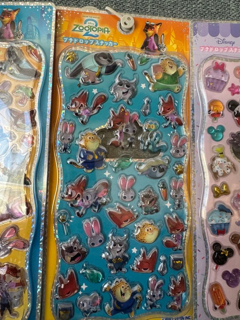 【新品未開封】ディズニー　ピクサー　プチドロップステッカー