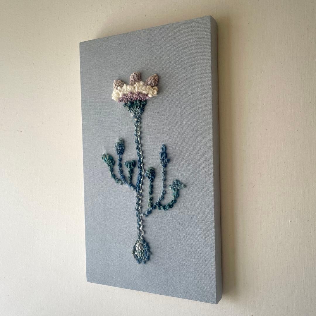 【一点もの】『手紡ぎ糸のお花. h'』手刺繍ファブリックパネル