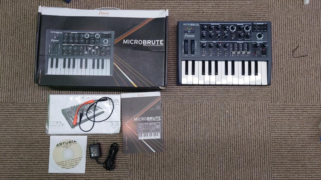 Arturia MICROBRUTE アナログシンセサイザー