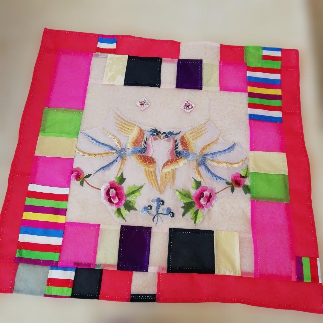 ポジャギ刺繍デザインのフリークロス