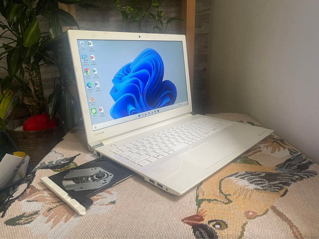 ノートパソコン 東芝 dynabook T55/AWS Windows11