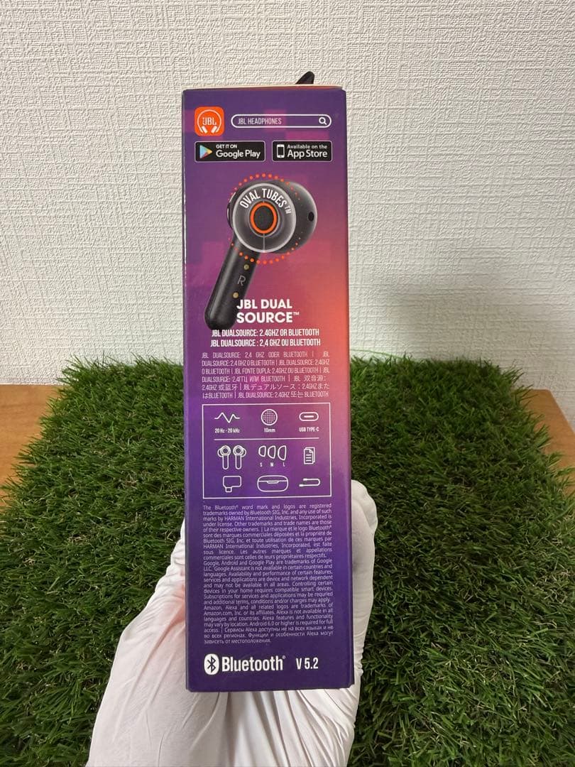 極美品　試聴のみJBL QUANTUM TWS ゲーミングイヤホン
