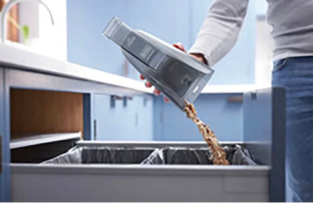 新品未使用　ブラックアンドデッカー　18Vリチウムハンディクリーナー