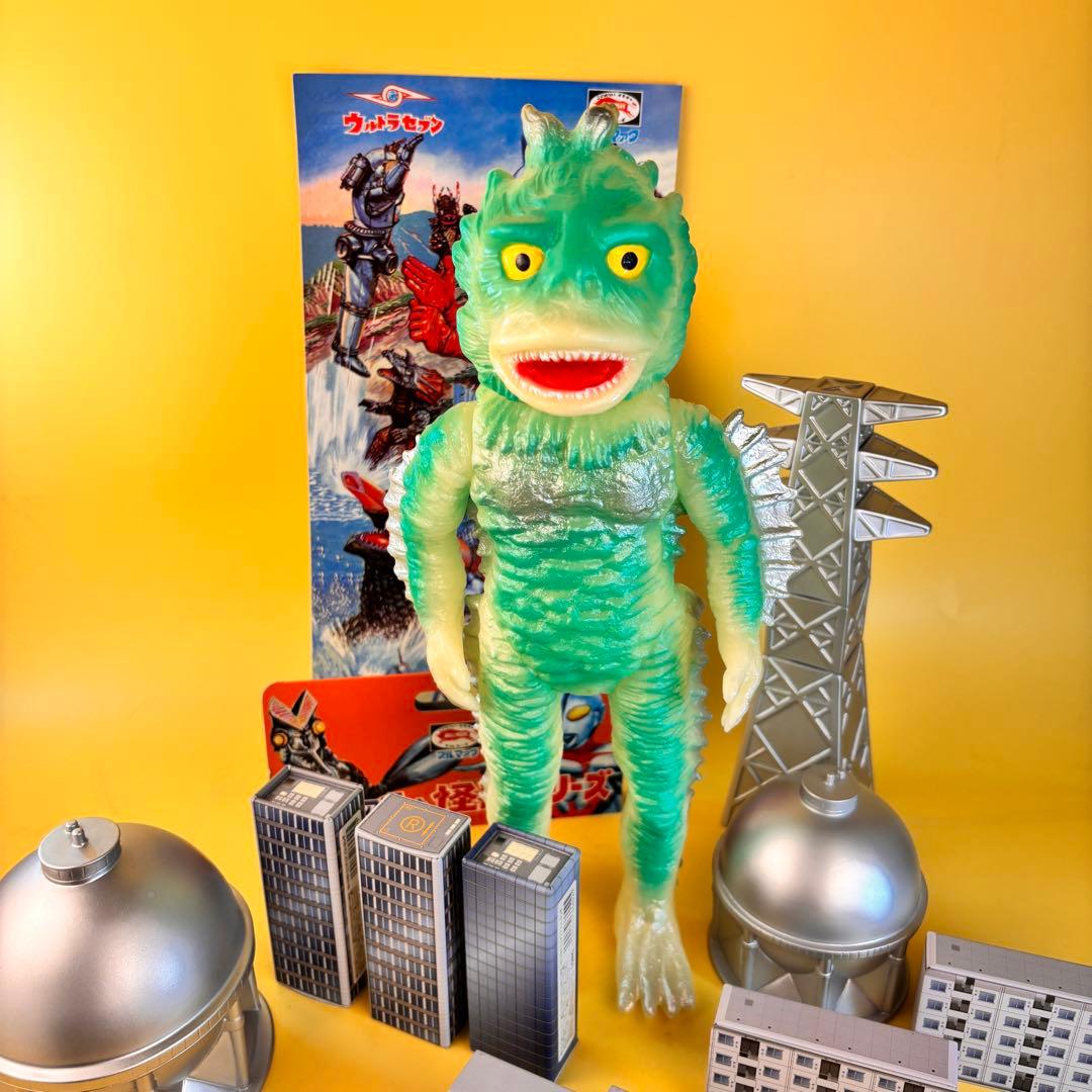 ブルマァク ブルマァクの怪獣シリーズ ウルトラマン 特大 ラゴン (蓄光)