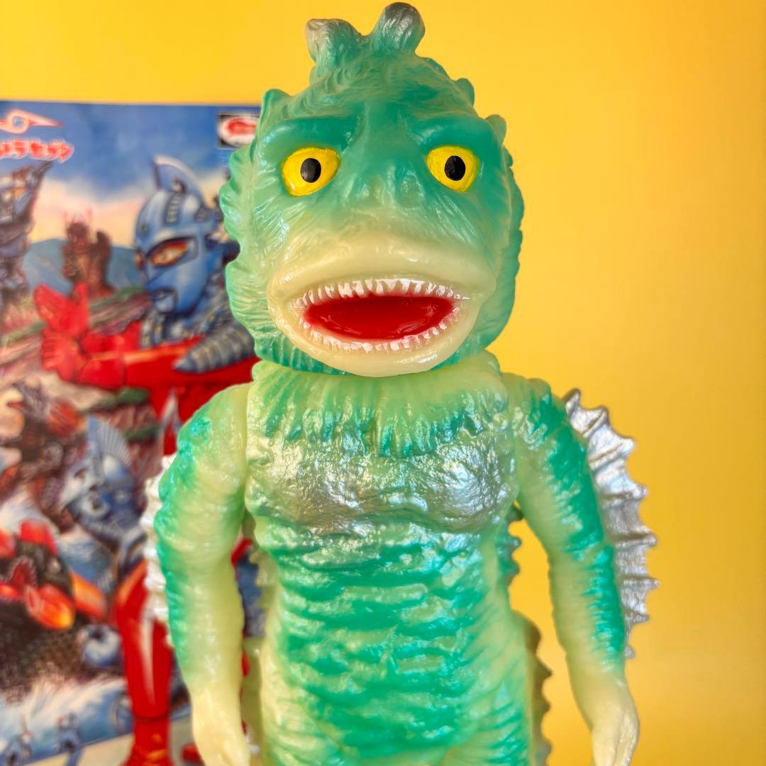 ブルマァク ブルマァクの怪獣シリーズ ウルトラマン 特大 ラゴン (蓄光)