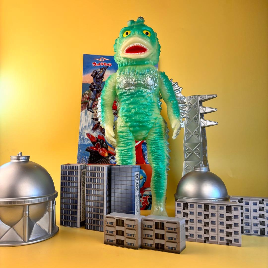 ブルマァク ブルマァクの怪獣シリーズ ウルトラマン 特大 ラゴン (蓄光)