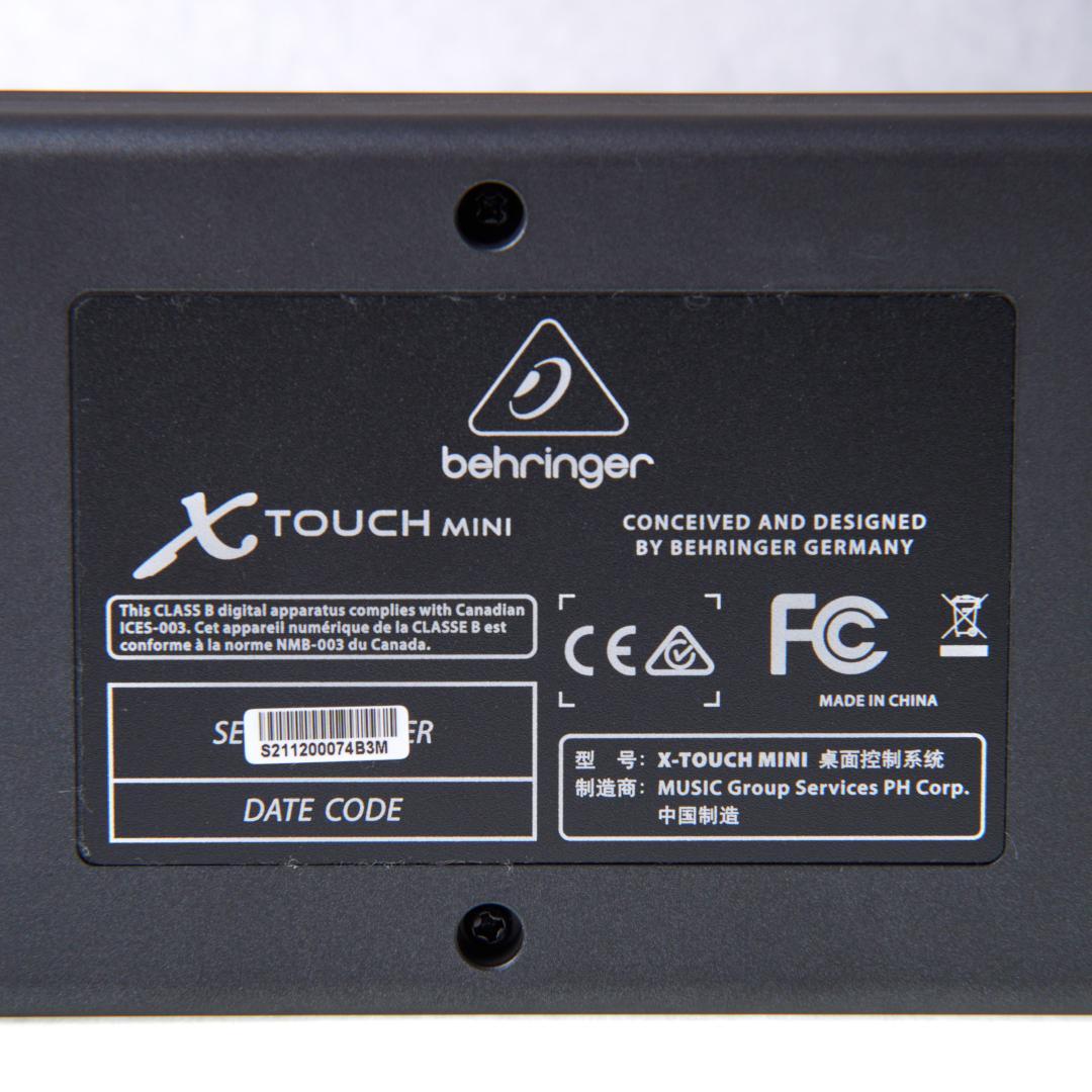 Behringer X-TOUCH MINI MIDIコントローラー