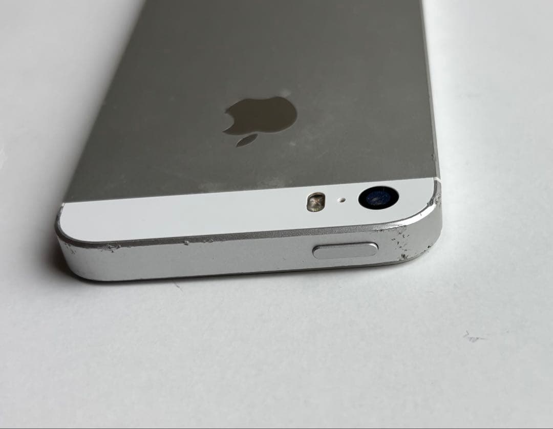 iPhone SE 第1世代 64GB シルバー SIMロック解除済み 本体のみ