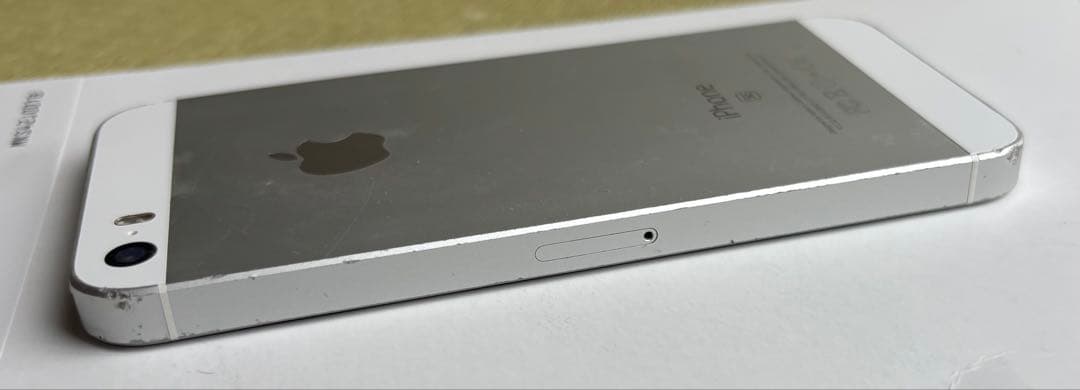 iPhone SE 第1世代 64GB シルバー SIMロック解除済み 本体のみ