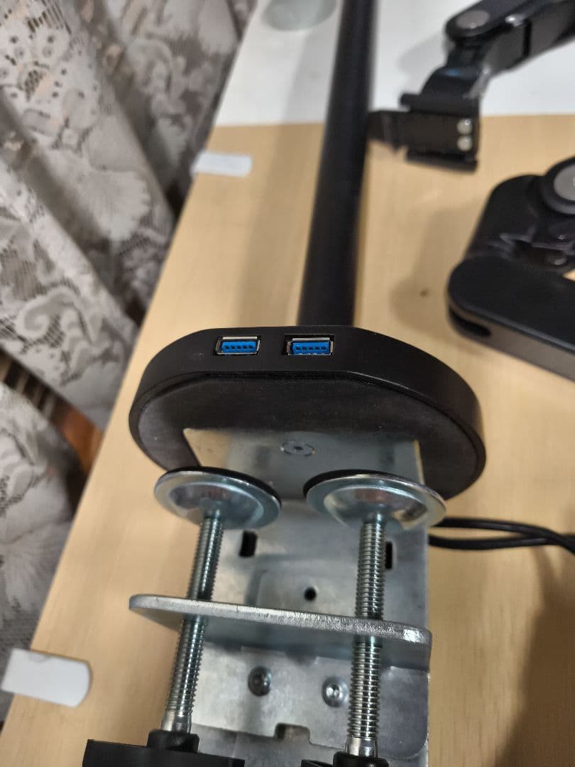 バウヒュッテ　bauhutte　デュアルモニターアーム