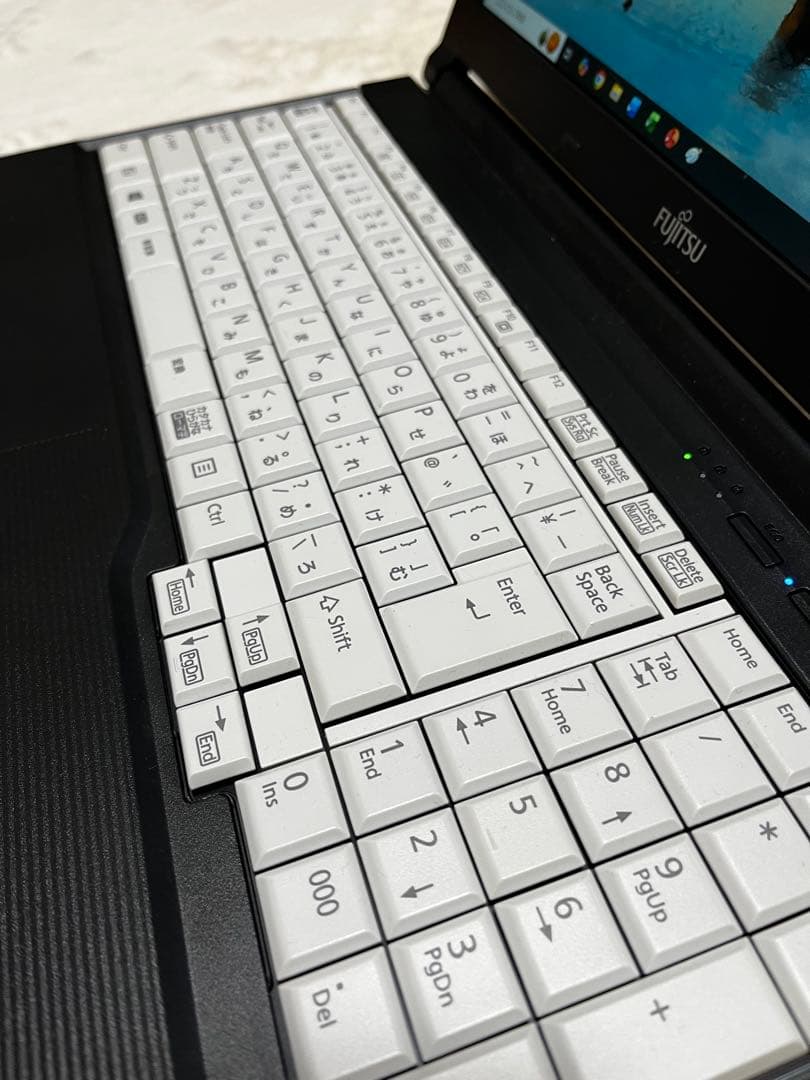 富士通LIFEBOOK A576/NCorei5 8GB Win10 ノートPC