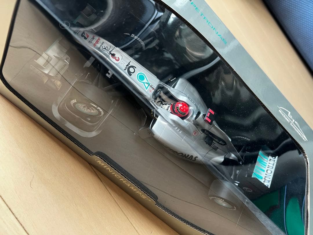 美品 1/18 ミハエル・シューマッハ メルセデス GP W01 2010年