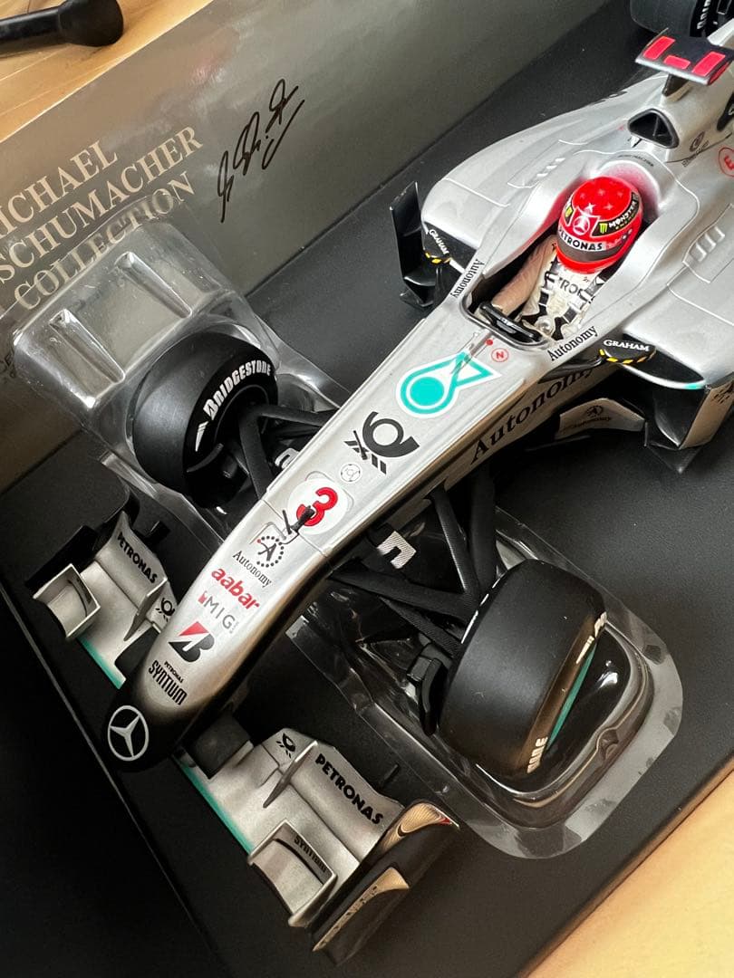 美品 1/18 ミハエル・シューマッハ メルセデス GP W01 2010年