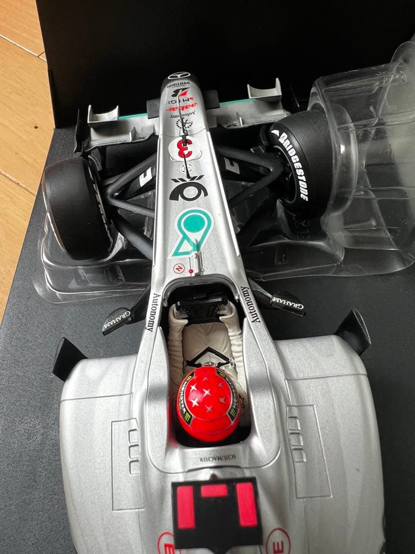 美品 1/18 ミハエル・シューマッハ メルセデス GP W01 2010年