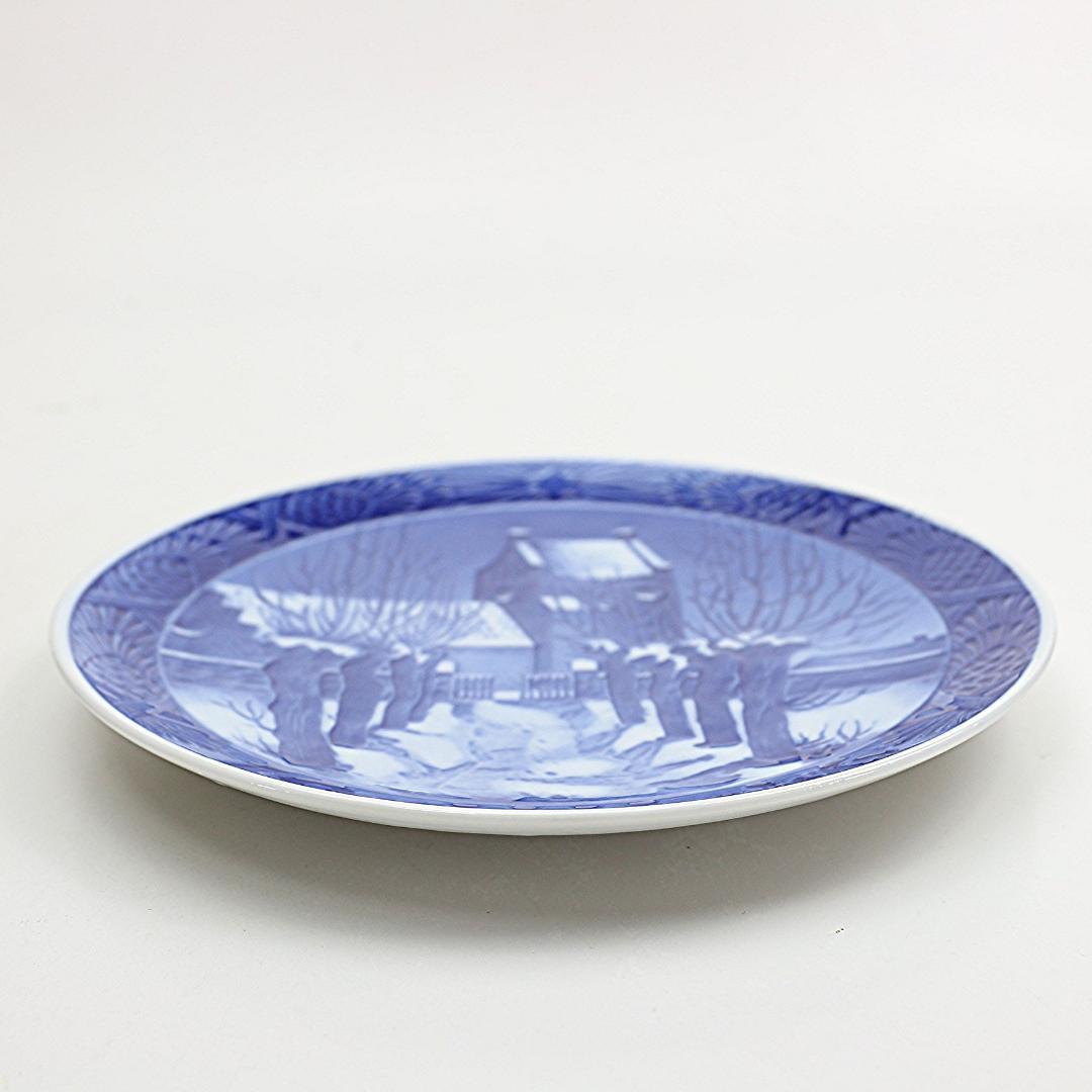 1946年 「村の教会」 イヤープレート ロイヤルコペンハーゲン 北欧 の陶器