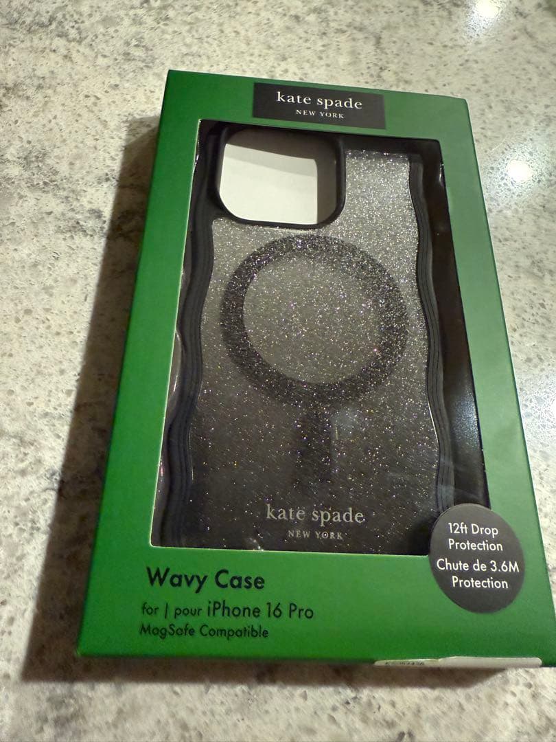 ケイトスペード　iPhone16pro ケース