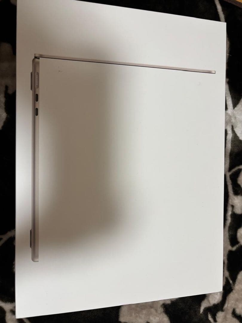 MacBook Air m2 16/256gb starlight13,6インチ