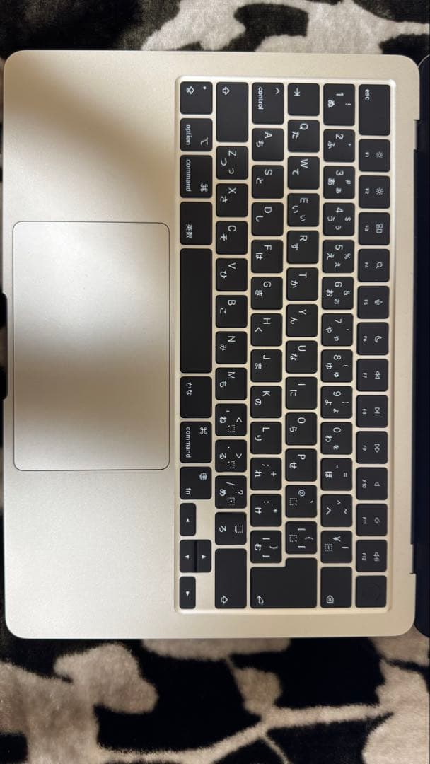 MacBook Air m2 16/256gb starlight13,6インチ