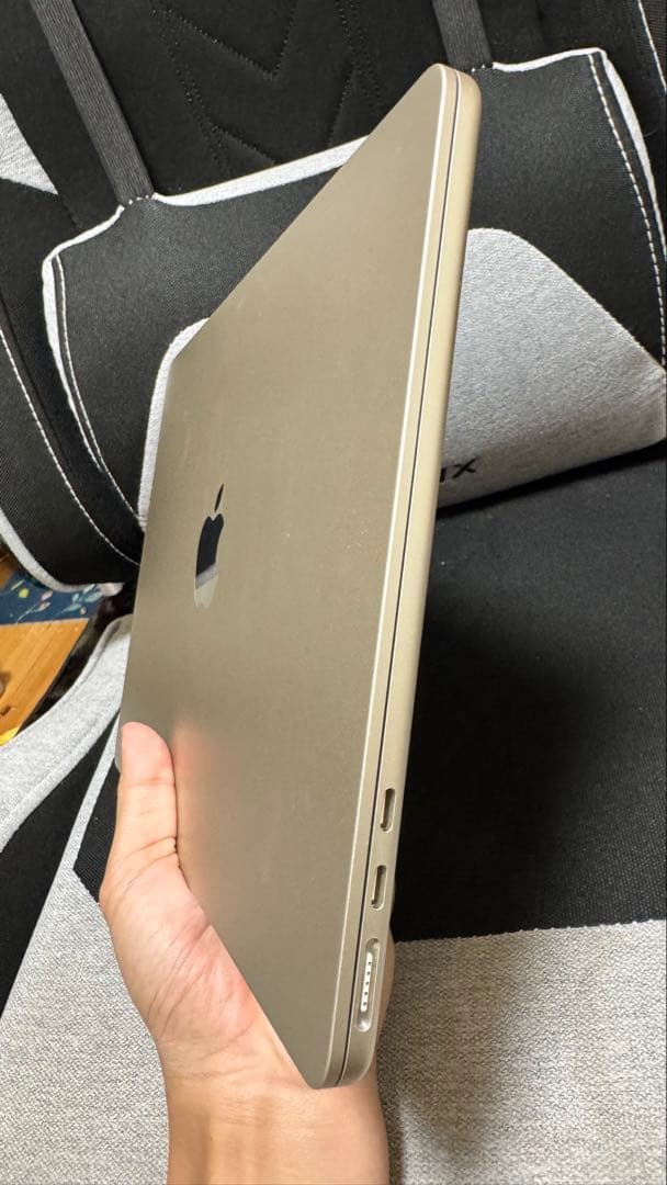 MacBook Air m2 16/256gb starlight13,6インチ