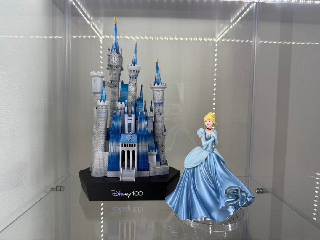 ディズニー 100周年 A賞フィギュア シンデレラ城 happyくじ　ベル　野獣