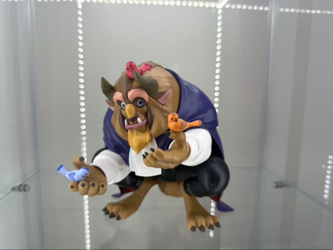 ディズニー 100周年 A賞フィギュア シンデレラ城 happyくじ　ベル　野獣