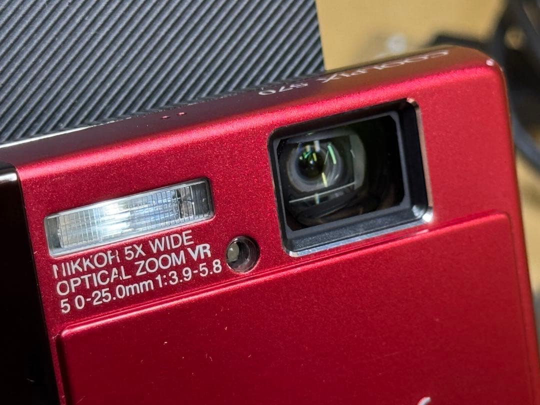 Nikon COOLPIX S70 コンパクトデジタルカメラ