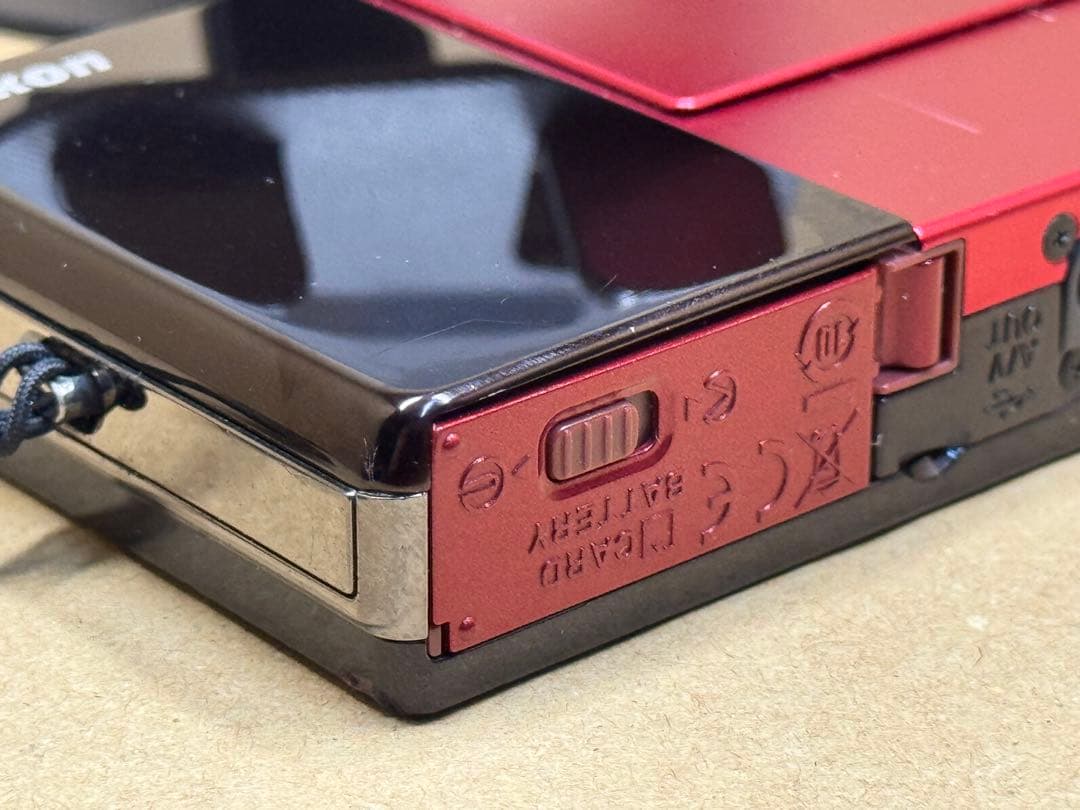 Nikon COOLPIX S70 コンパクトデジタルカメラ