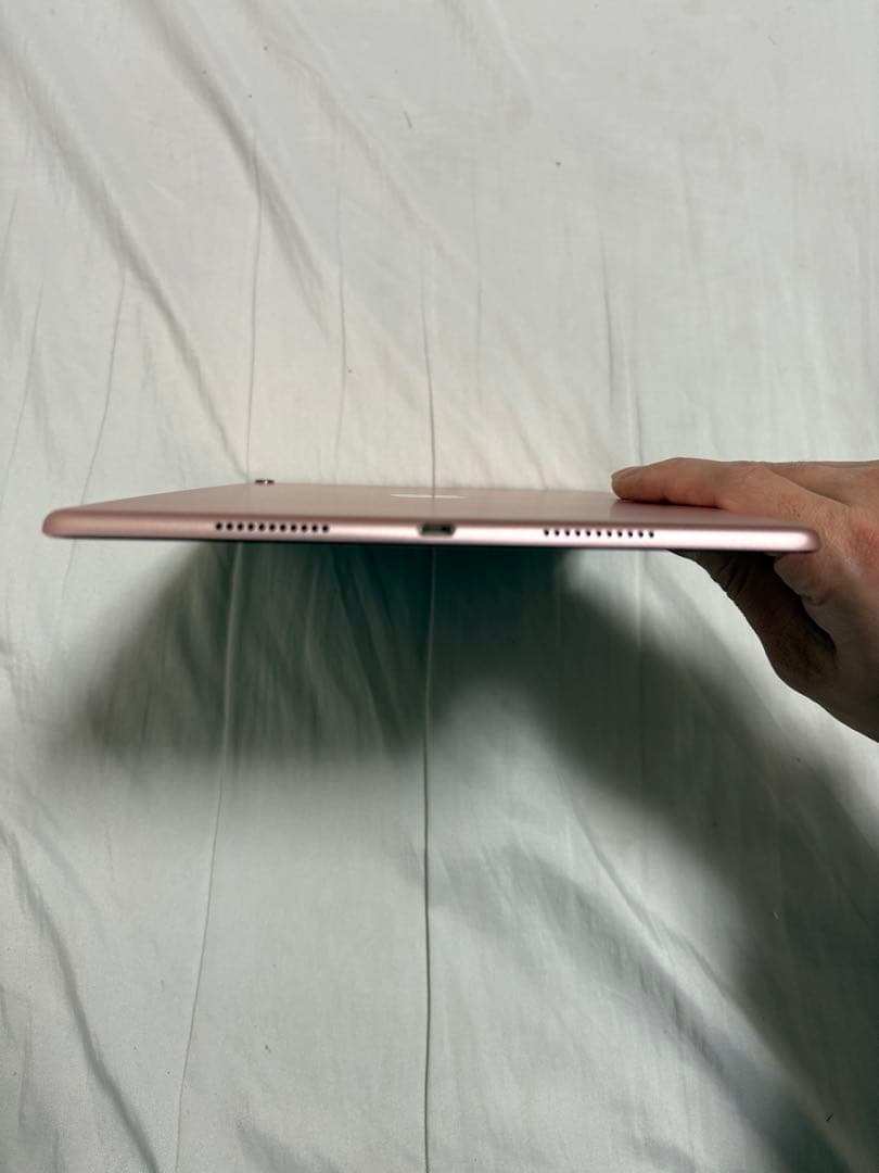 N*u様 Apple iPad pro 10.5 64gb バテッリー容量100