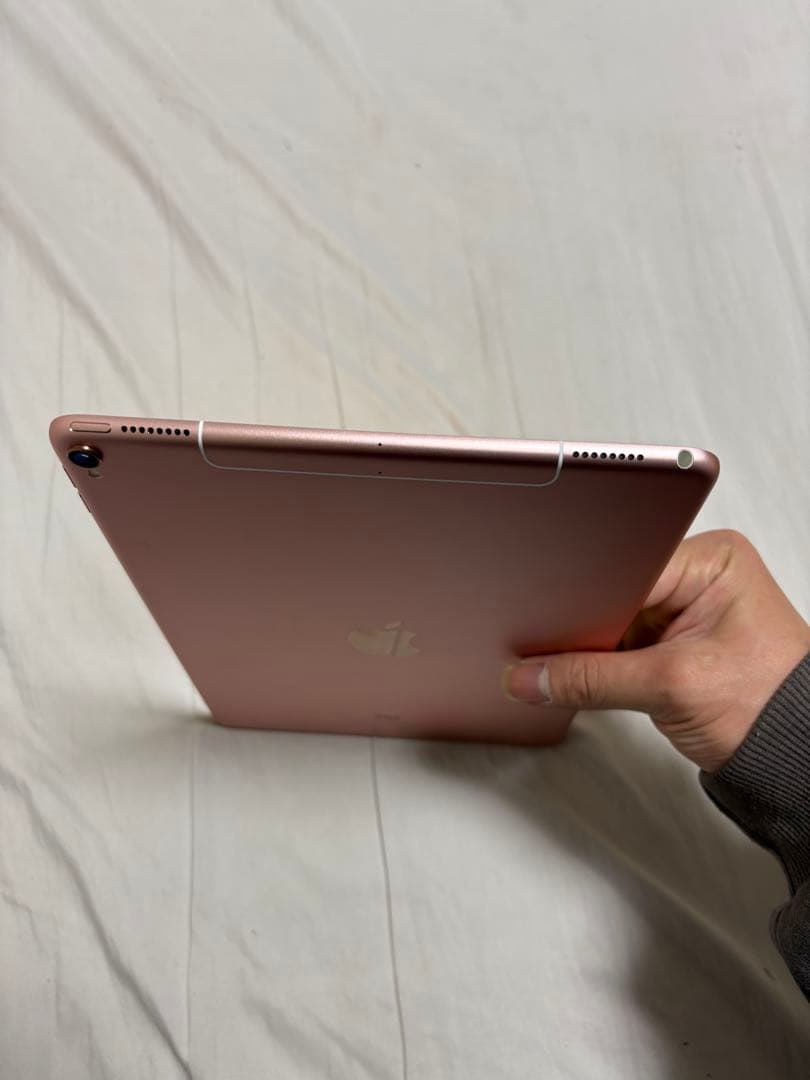 N*u様 Apple iPad pro 10.5 64gb バテッリー容量100