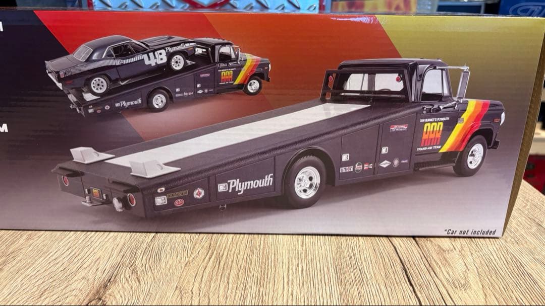 DAN GURNEY，S PLYMOUTH Ramp Truck 1:18