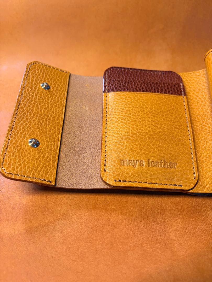 イタリアンレザードラーロで製作　三つ折り財布