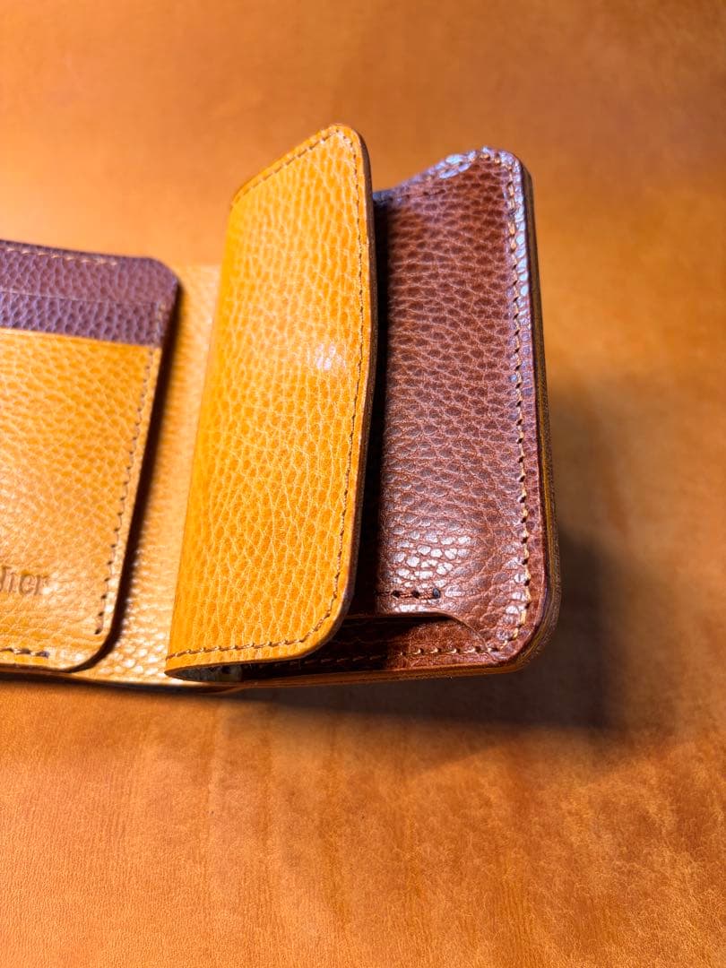 イタリアンレザードラーロで製作　三つ折り財布