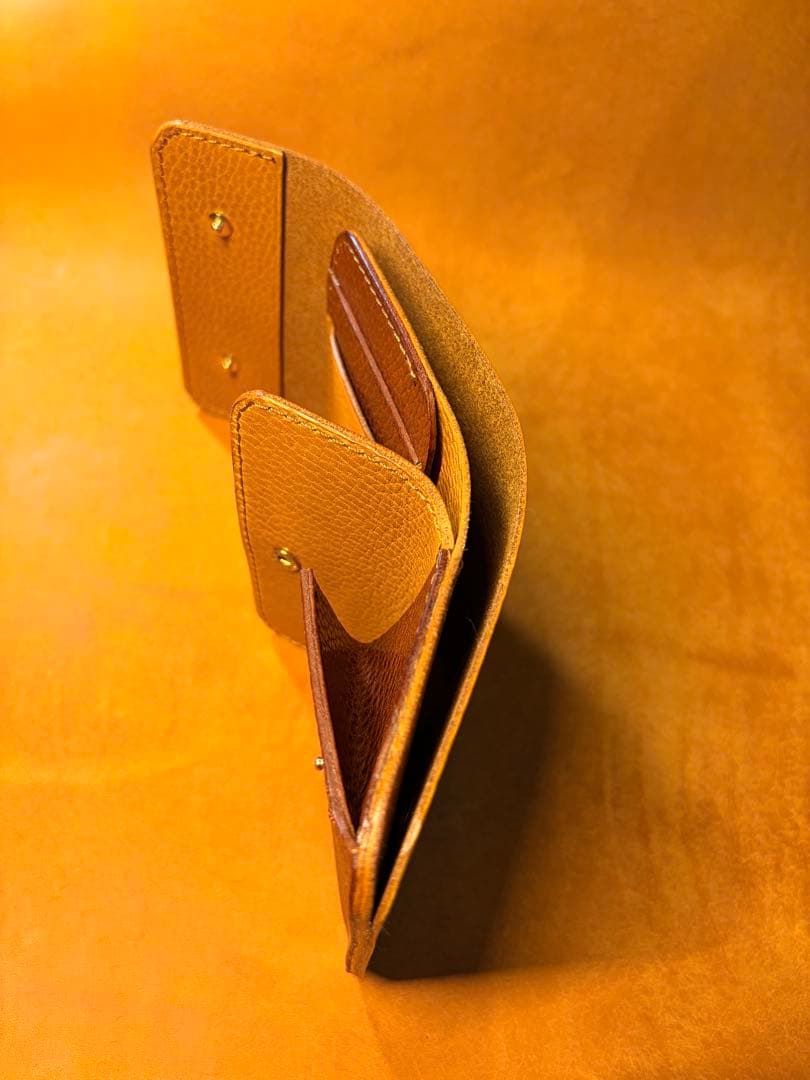 イタリアンレザードラーロで製作　三つ折り財布