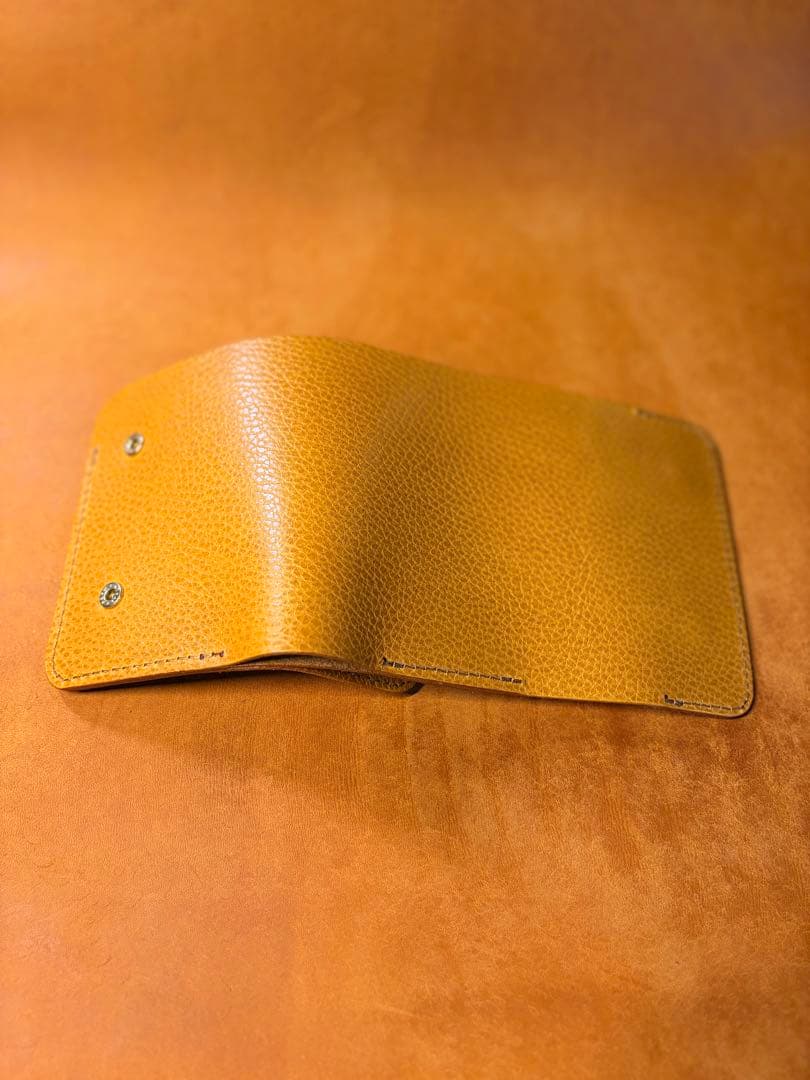 イタリアンレザードラーロで製作　三つ折り財布