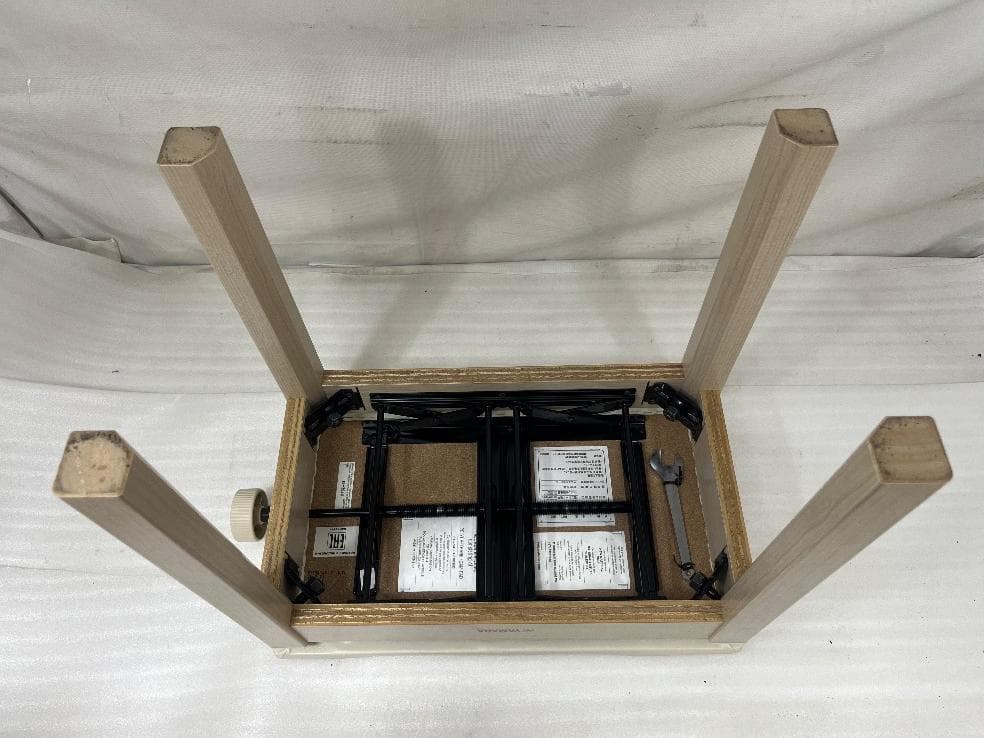 ※81391※YAMAHAピアノ椅子（ホワイトアッシュ）★送料無料