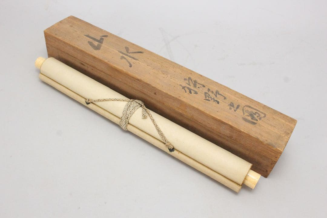 No5436 掛軸　無落款　山水　狩野之図　紙本　合箱　日本画　古美術　送料無料