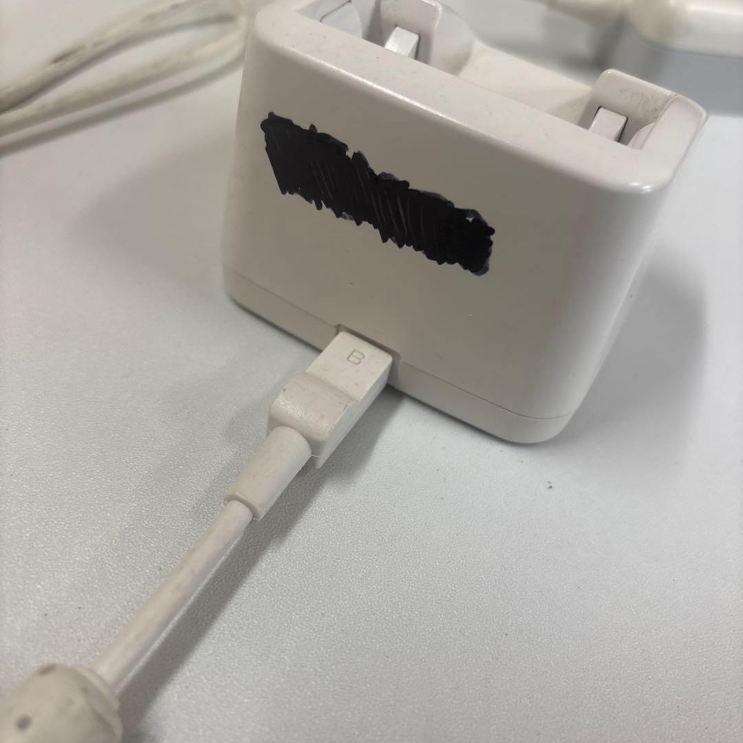 f-01m 本体　携帯電話 動作確認済み　充電器付き。　simロック解除済み