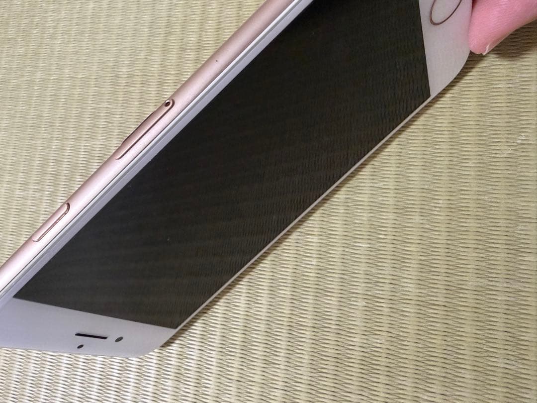 コ*ペ様 極美品！箱付、ケーブル2本付　iphone7 gold 128GB s