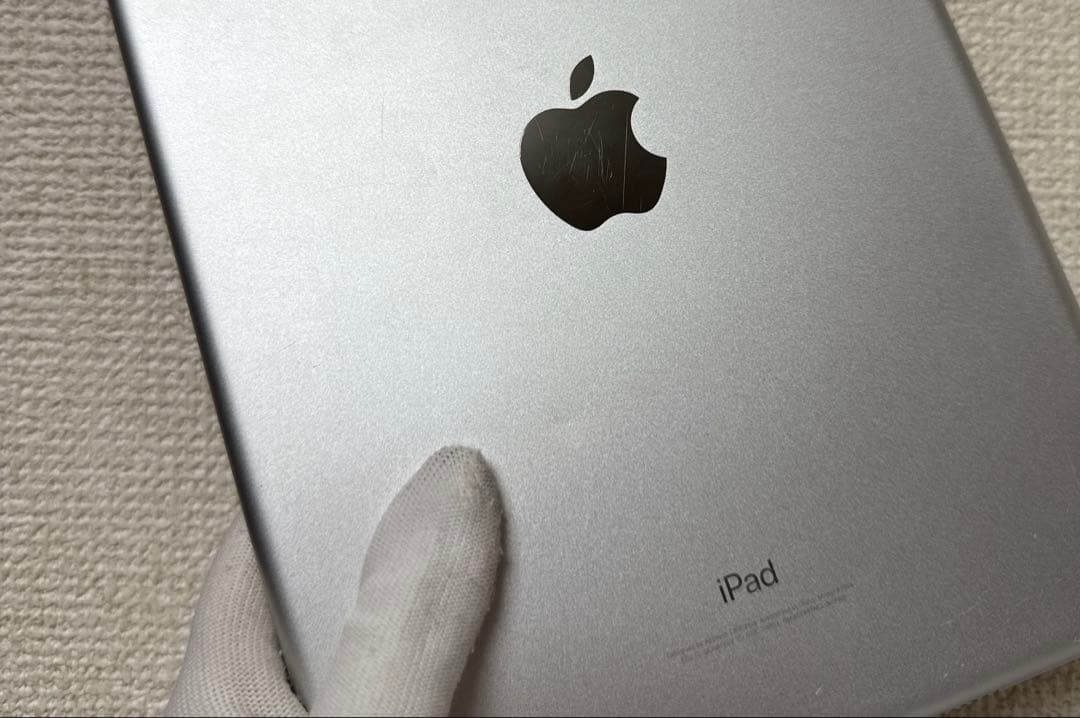 iPad 第6世代 32GB Wi-Fi + Cellular